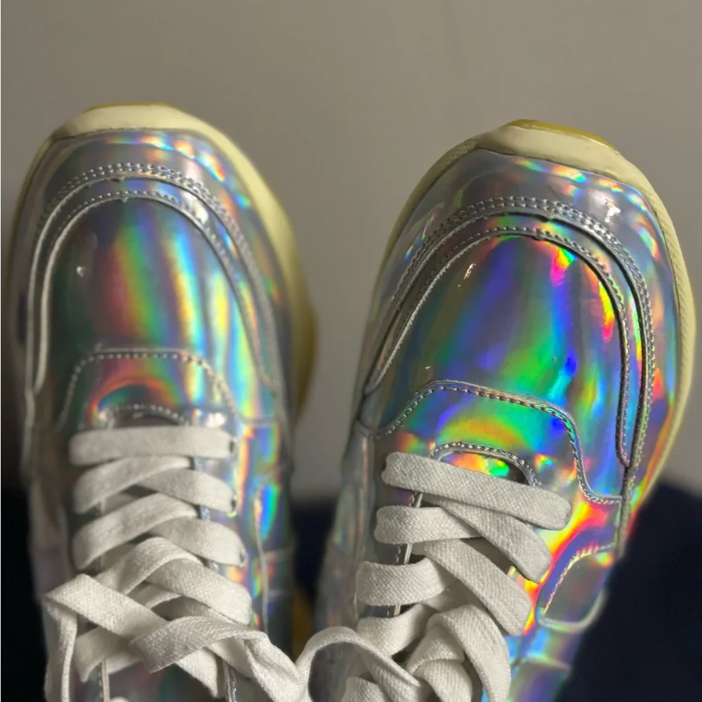 AQUA brand new Womens Iridescent Silver Mixed Media athletic Sneakers Shoes #18